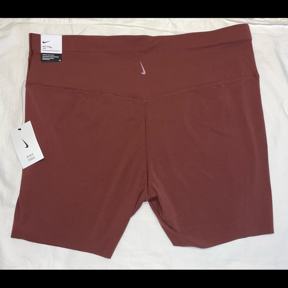 NWT-Nike Women Yoga Luxe Shorts Bronze Eclipse/Smokey Mauve - Picture 9 of 14